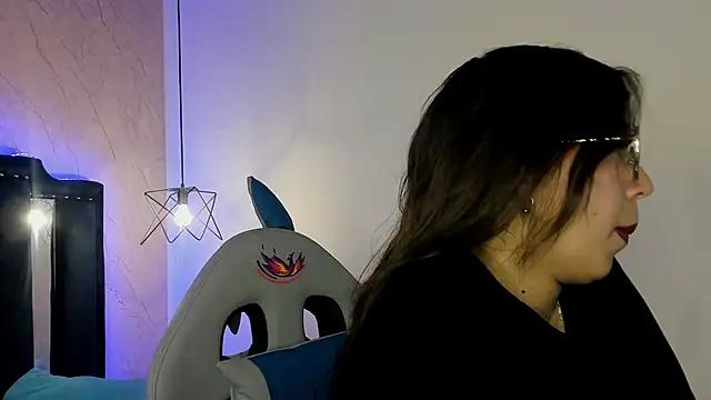 Aliana_purple from StripChat