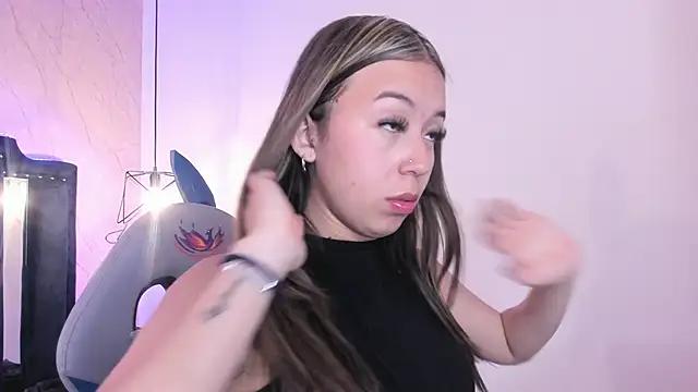 Aliana_purple from StripChat