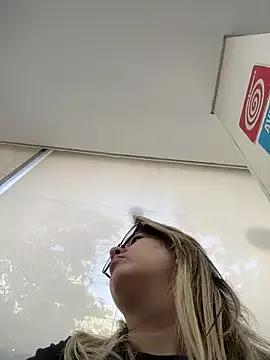 Photos of amooraaamoon from StripChat is Freechat
