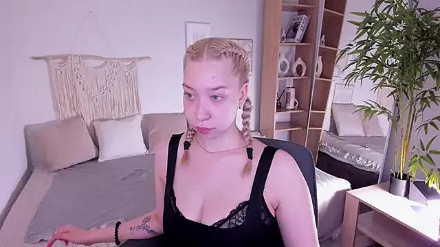 Annabelle_Art webcams show profile image 