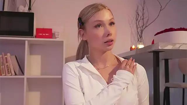 Photos of april_blush from StripChat is Freechat