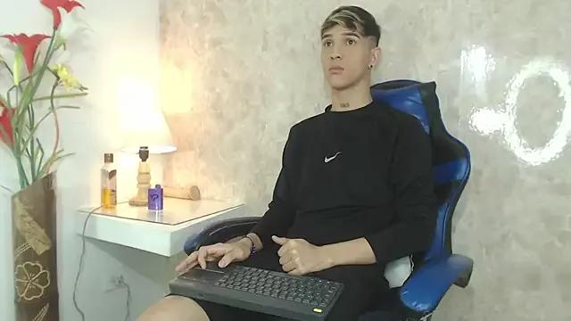 Photos of AustinPrice from StripChat is Freechat
