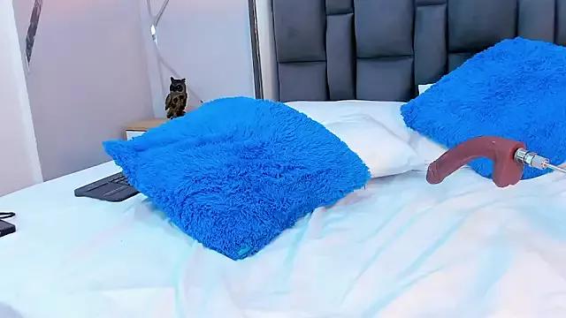 Ayla_martinez from StripChat is Freechat