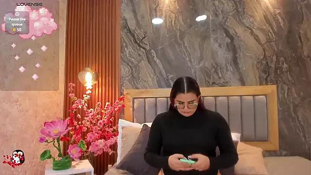 BellaPeers_ from StripChat