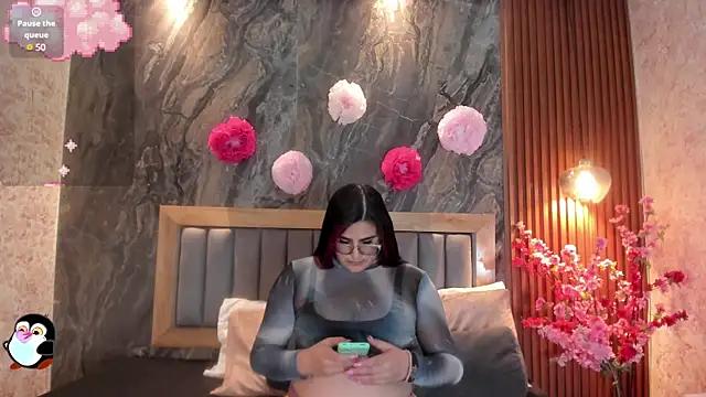 BellaPeers_ from StripChat