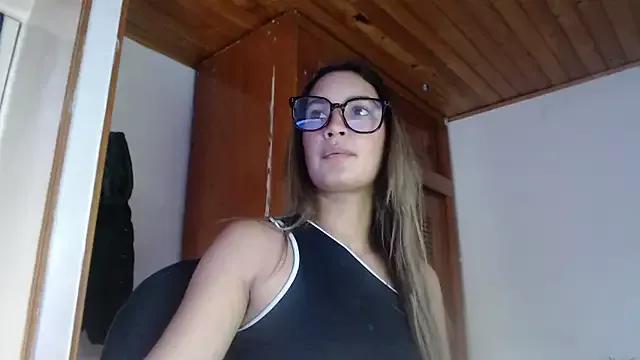 Britanyy18 webcams show profile image 