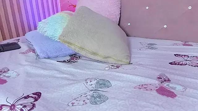 Photos of charlotte__Taylor__ from StripChat is Freechat