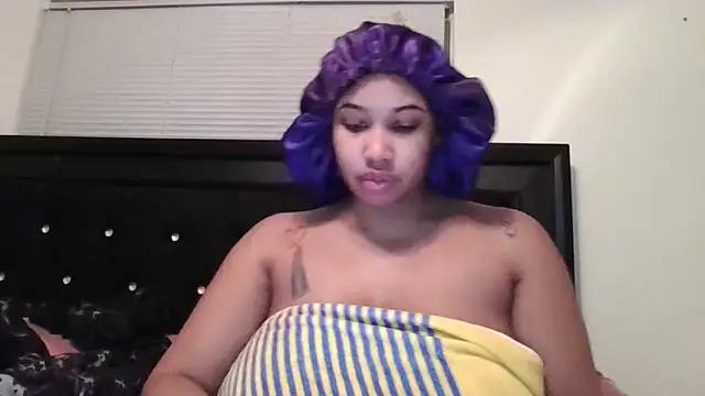 Freechat girls entertainers: Energize your senses with our matured streamers, who make messaging sweet and slutty at the same time.
