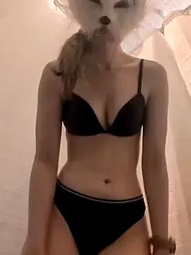 Freechat girls entertainers: Energize your senses with our matured streamers, who make messaging sweet and slutty at the same time.