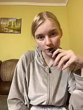 Photos of DaMa-1808 from StripChat is Freechat