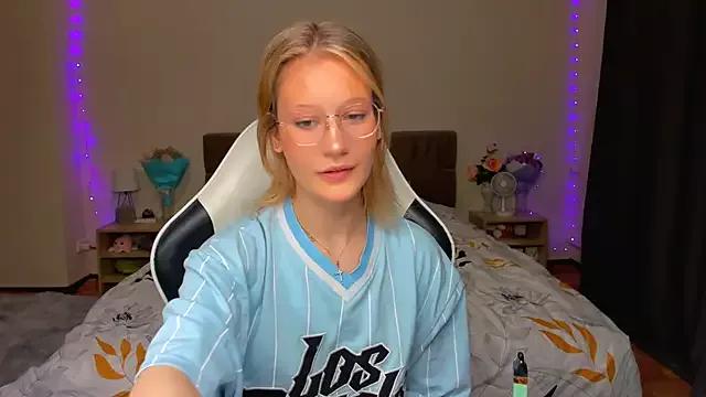 DearLia webcams show profile image 
