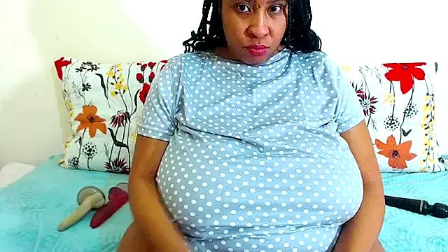 Ebonylovelyx from StripChat is Freechat
