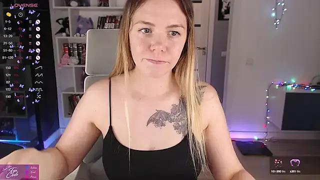 Emma_Bryan from StripChat