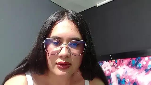 Emmaevergreen webcams show profile image 