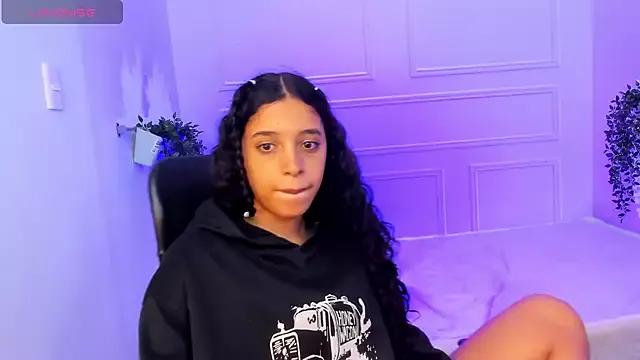 EmmySmith1 from StripChat
