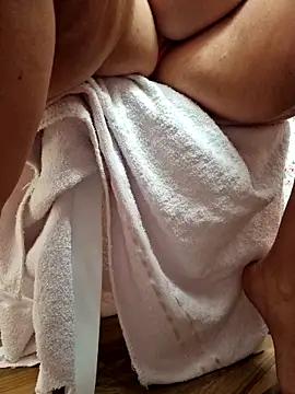 Engel_mia from StripChat