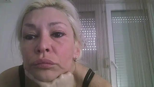 EvaaMina from StripChat