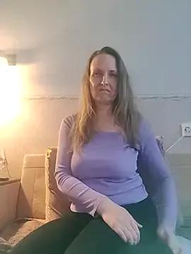 Evelina_cute from StripChat