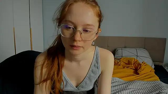 Freechat girls entertainers: Energize your senses with our matured streamers, who make messaging sweet and slutty at the same time.