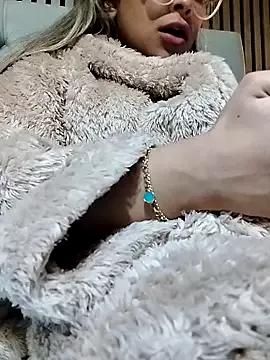 Photos of fofinhaa12 from StripChat is Freechat