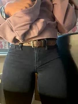 Genevieve2022 from StripChat