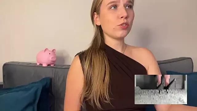 Photos of GoddessRoss from StripChat is Freechat