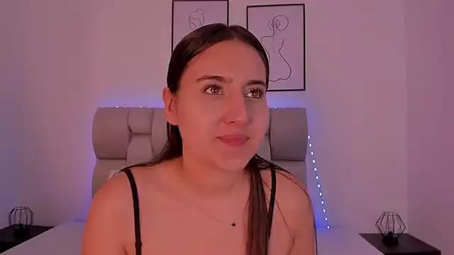 Hanna_Evans__ from StripChat