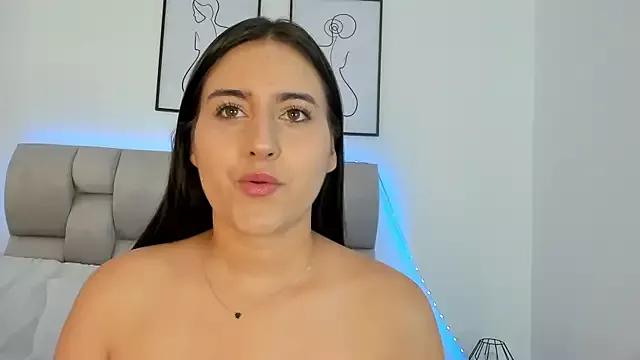 Hanna_Evans__ from StripChat