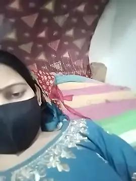 Freechat girls entertainers: Energize your senses with our matured streamers, who make messaging sweet and slutty at the same time.