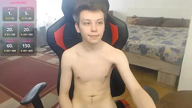 Photos of hugkydo from StripChat is Freechat
