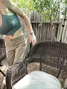 Photos of ItsDanniG from StripChat is Freechat