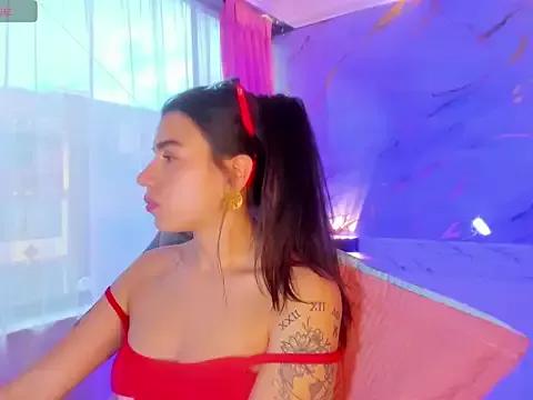 Freechat girls entertainers: Energize your senses with our matured streamers, who make messaging sweet and slutty at the same time.