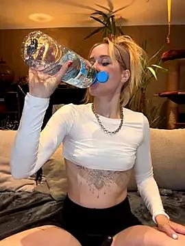 Photos of Jolene_Fuego from StripChat is Freechat