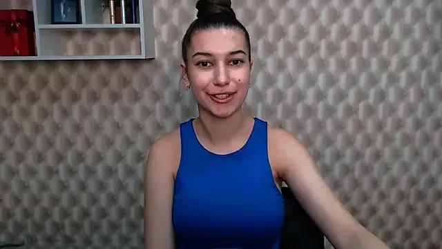 Freechat girls entertainers: Energize your senses with our matured streamers, who make messaging sweet and slutty at the same time.