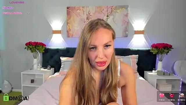 Freechat girls entertainers: Energize your senses with our matured streamers, who make messaging sweet and slutty at the same time.