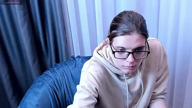 KIKI_Krash from StripChat