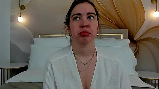 Photos of KimberlyBond from StripChat is Freechat