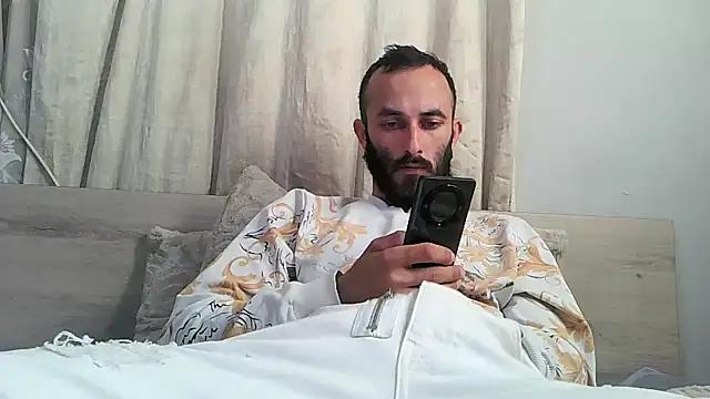 Kisandgioni webcams show profile image 
