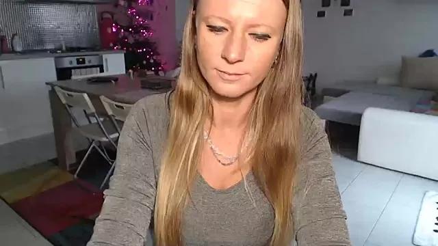 LaMadrina006 from StripChat