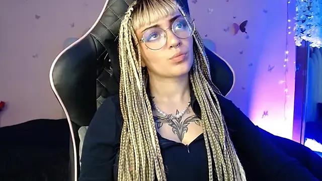 LessBoobs_gh from StripChat