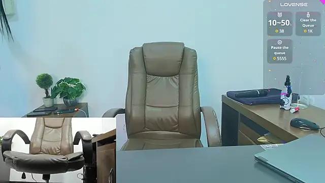 LiiaBlossom from StripChat