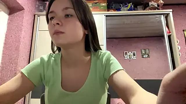 Photos of liliya13 from StripChat is Freechat