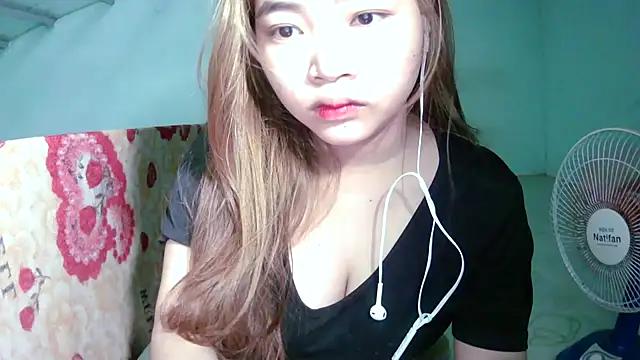 Lily3322 from StripChat