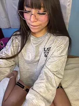 Lily_candy_X from StripChat
