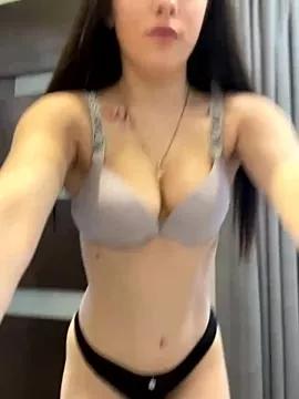 Lisaaan from StripChat