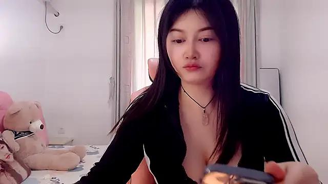 Freechat girls entertainers: Energize your senses with our matured streamers, who make messaging sweet and slutty at the same time.