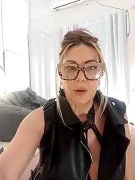 Photos of lolavalecuatro from StripChat is Freechat
