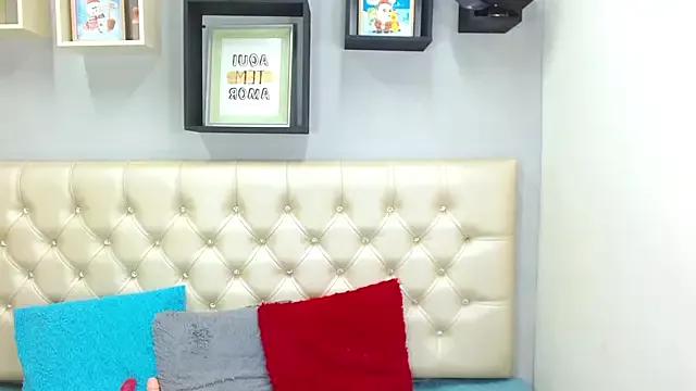 Lucia_marks webcams show profile image 