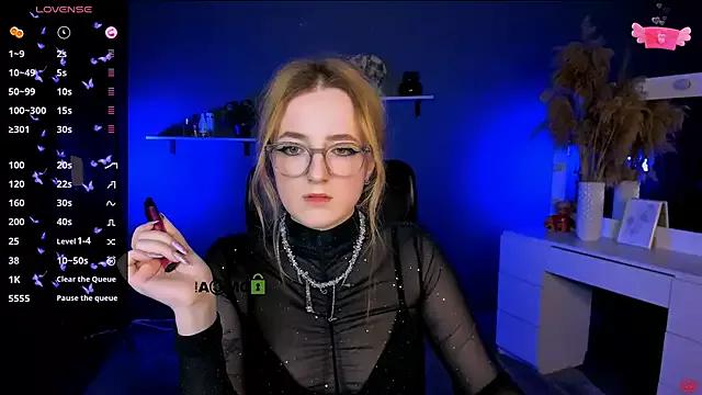 Photos of luna_berryy from StripChat is Freechat