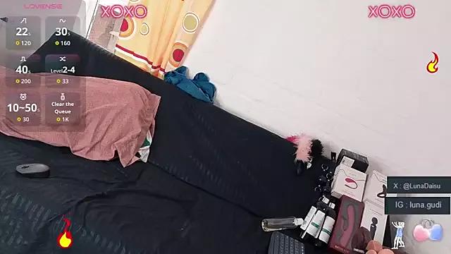 Photos of LunaGudi from StripChat is Freechat
